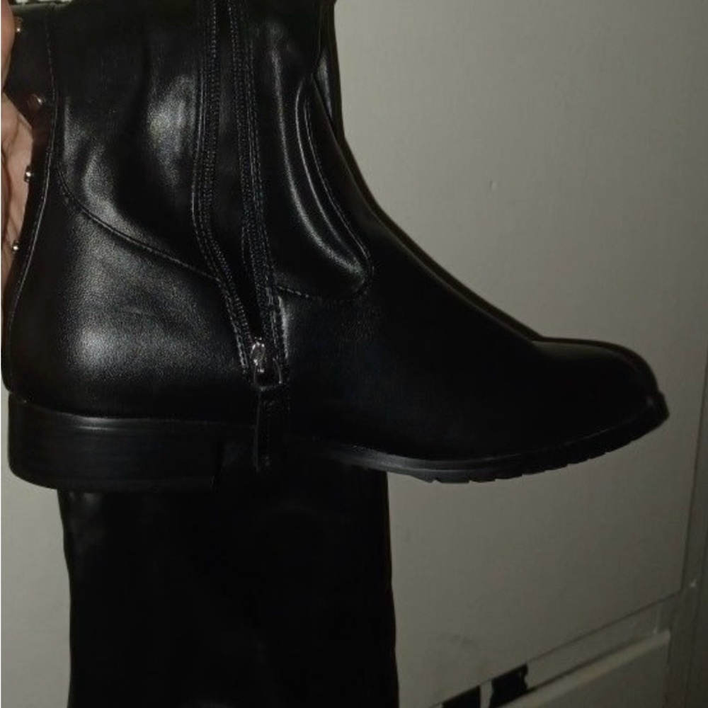 Bar III Men's Sleek Black Boots